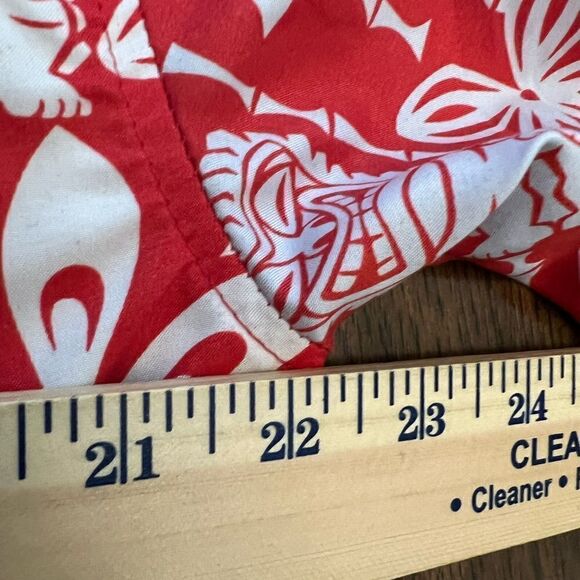 Men’s UZZI Tiki Hawaiian Button down shirt.  Size L. - Picture 8 of 11
